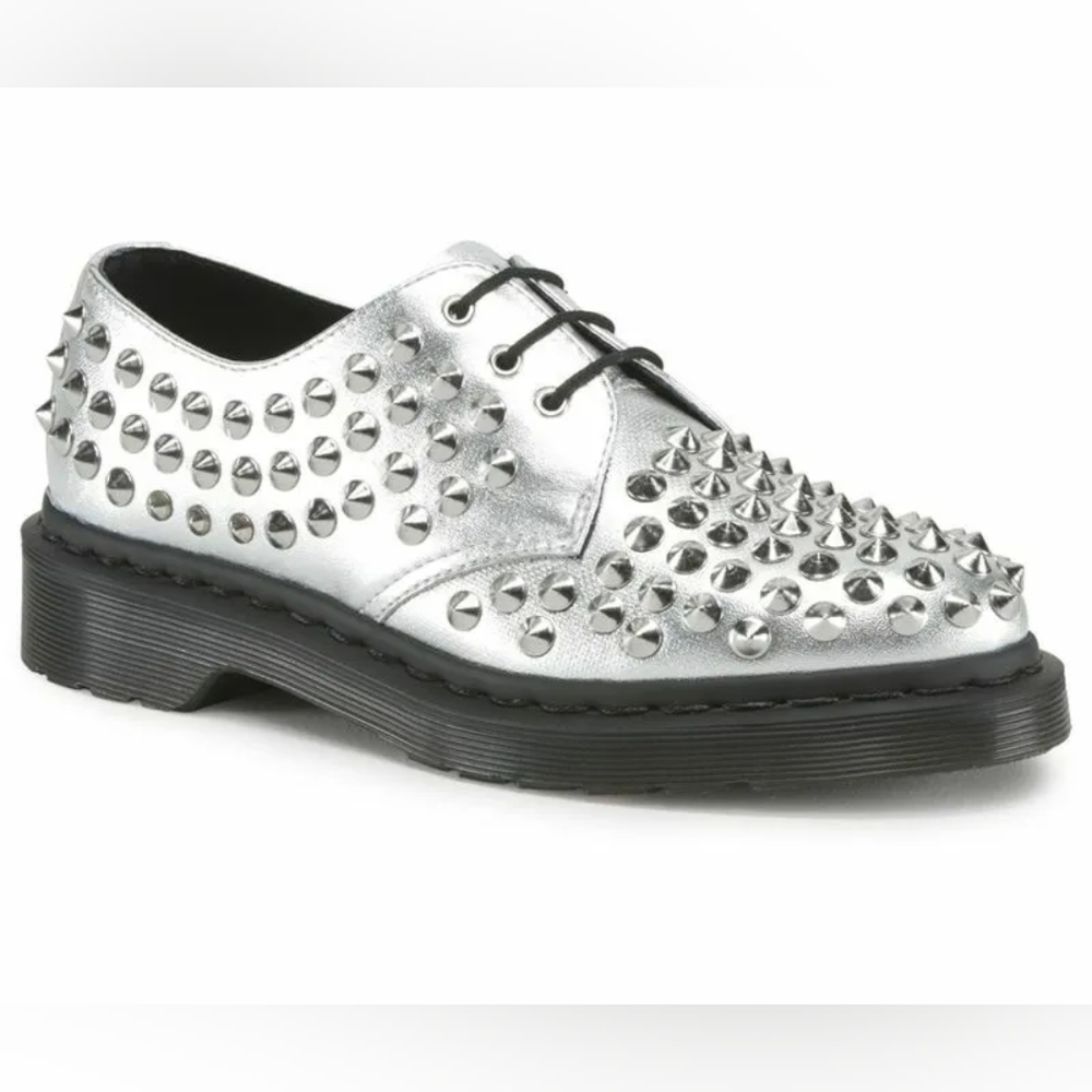 Dr. Marten's Harlen Mora Air Wair Women's Silver Spike Oxford Shoes EUC Size 8US - Picture 1 of 12